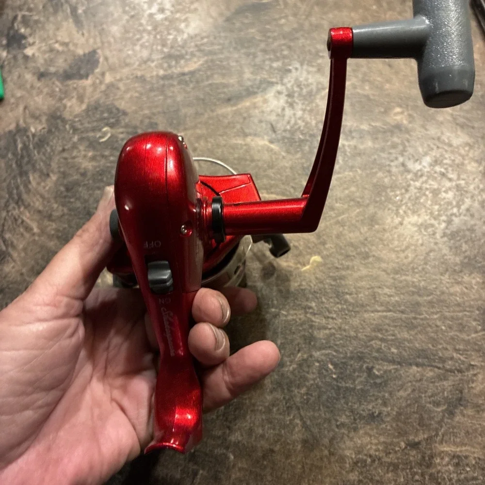 shakespeare fishing reel spectrum big water SP5155 Red working Spin Cast